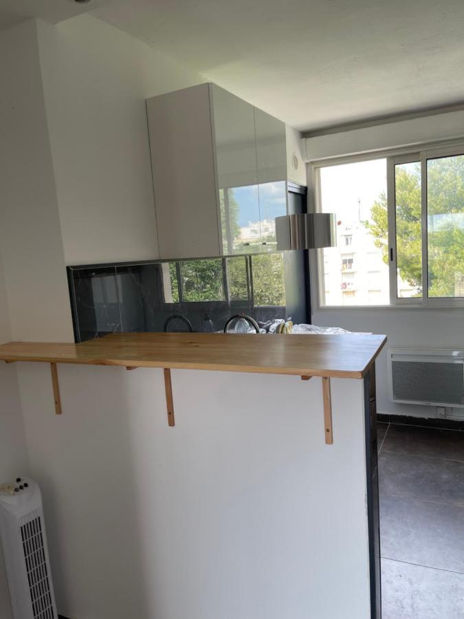 Apartamento Magnifique T3 Quartier Pres D'Arenes Tram Au Pied De L'Immeuble Montpellier Exterior foto