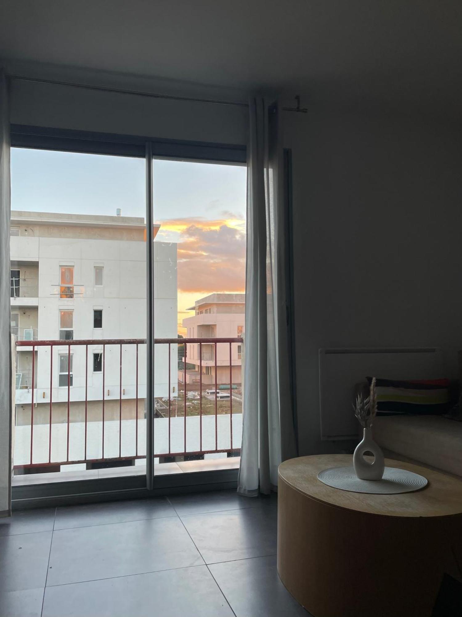 Apartamento Magnifique T3 Quartier Pres D'Arenes Tram Au Pied De L'Immeuble Montpellier Exterior foto